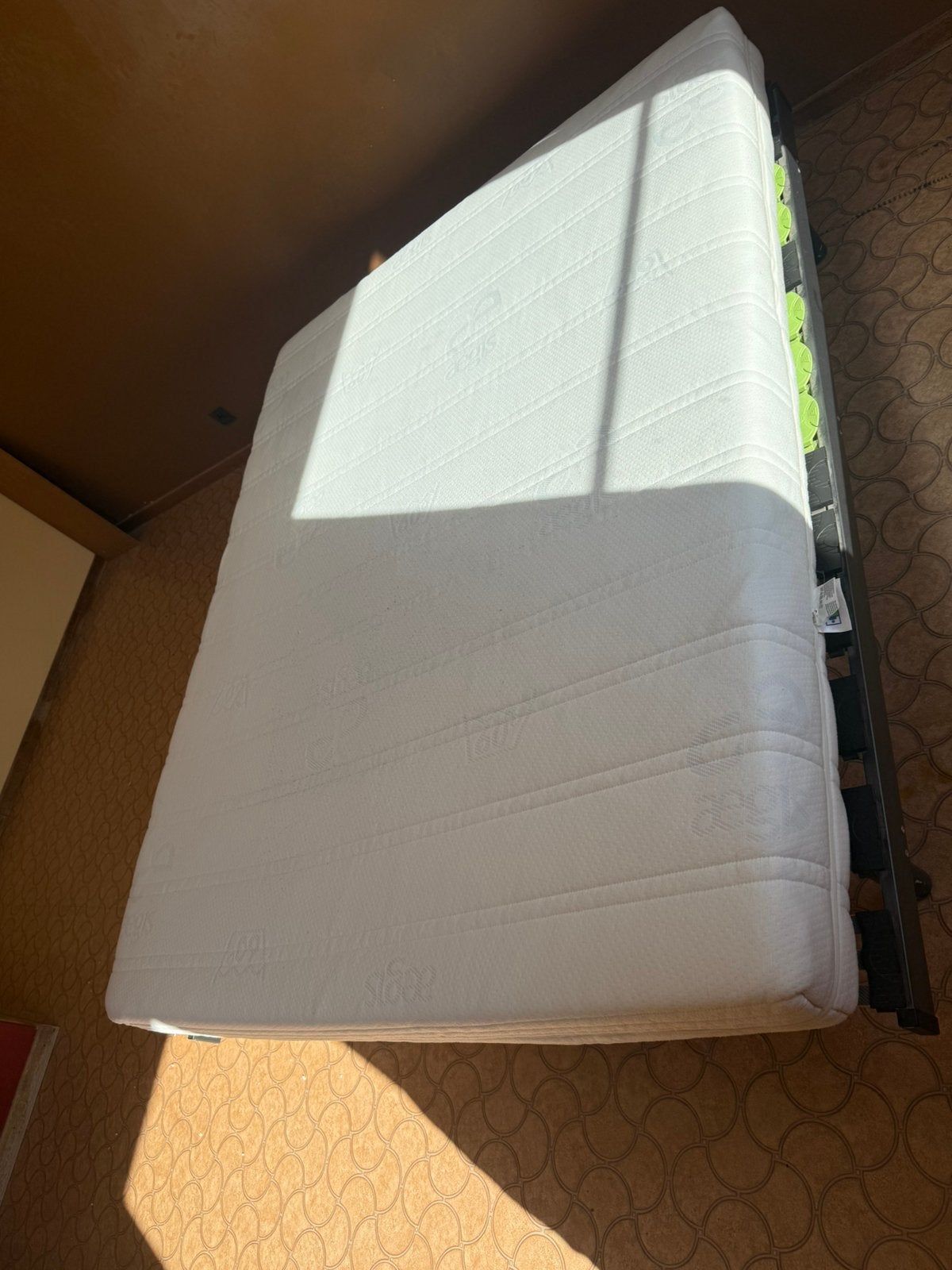 Lit matelas 100% Latex Aegis + sommier réglable 160x200, Enlèvement, Comme neuf, Sommier