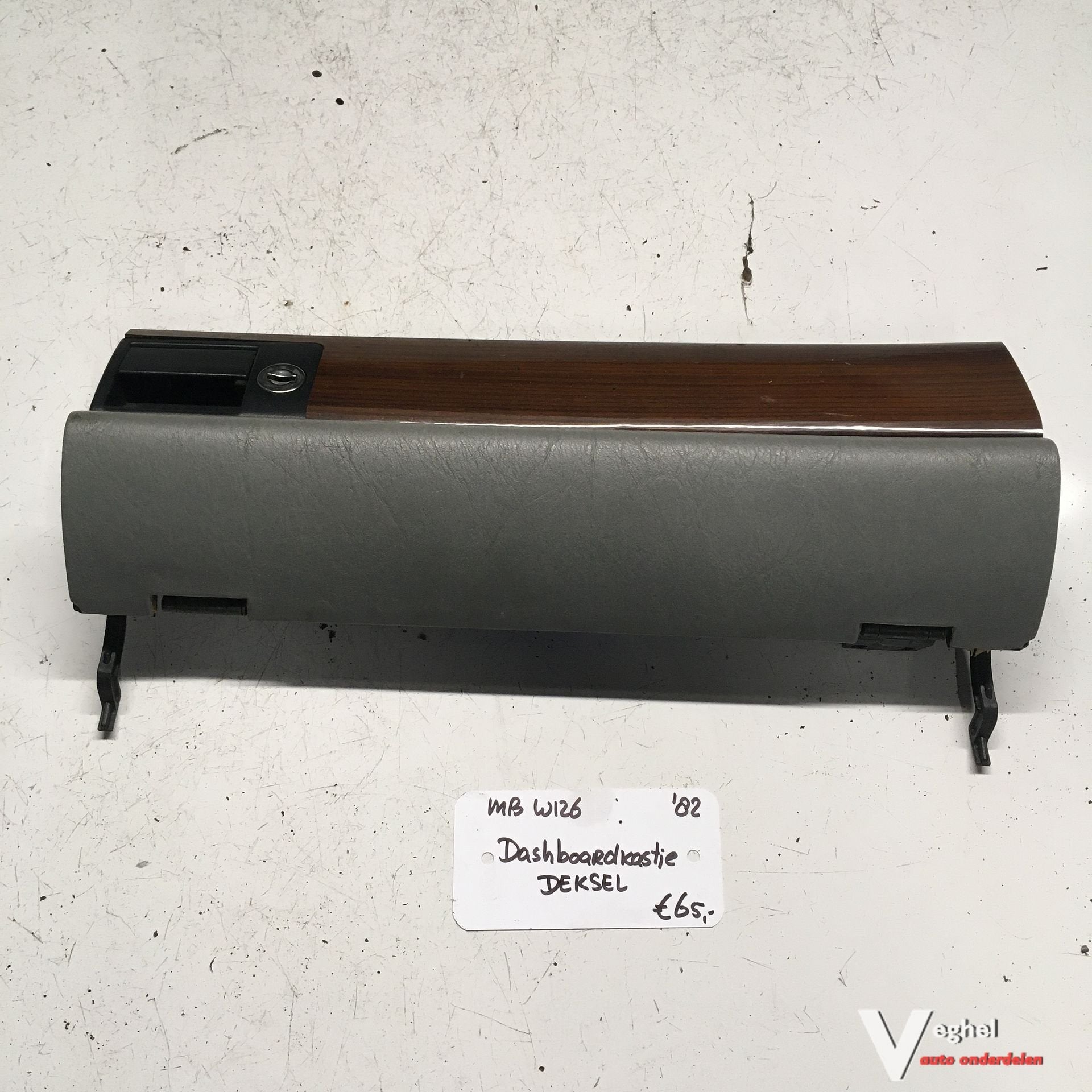 Mercedes W126   1982   Dashboardkastje deksel, Gebruikt, -, -, Ophalen of Verzenden
