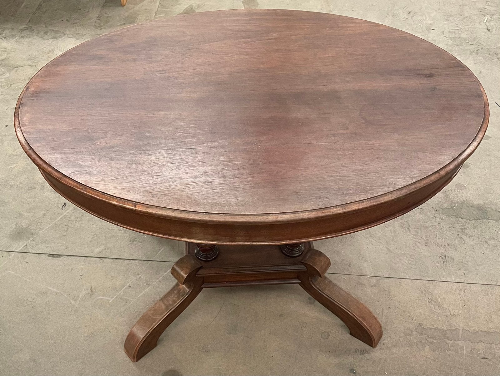 Ronde houten eettafel – klassieke stijl, Ophalen