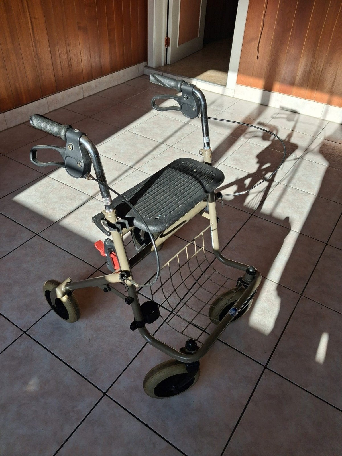 Te koop: zeer degelijke rollator in prima staat., Diversen, Ophalen, Lichtgewicht, Zo goed als nieuw