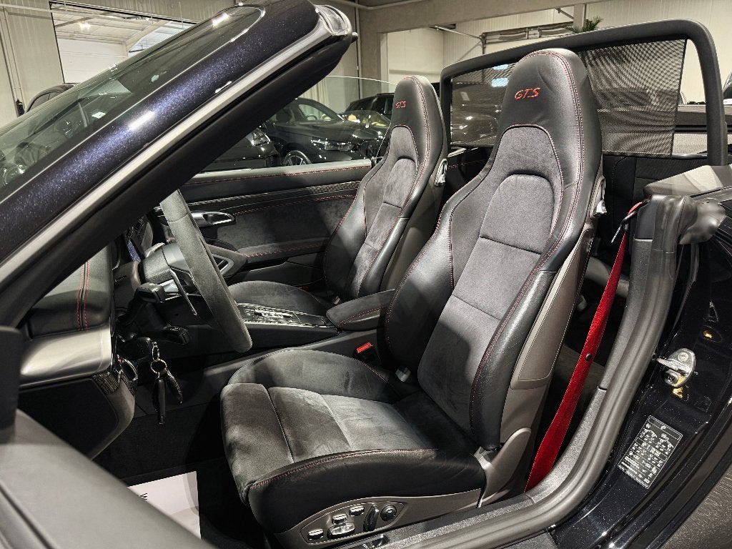 Porsche 911 991.2 Carrera GTS Cabriolet - Garantie, Auto's, Automaat, Achterwielaandrijving, Startonderbreker, Cabriolet