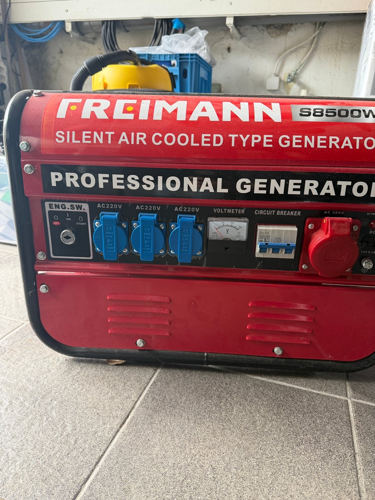 Generator 2x gebruikt, Bricolage & Construction, Générateurs, Comme neuf, Enlèvement