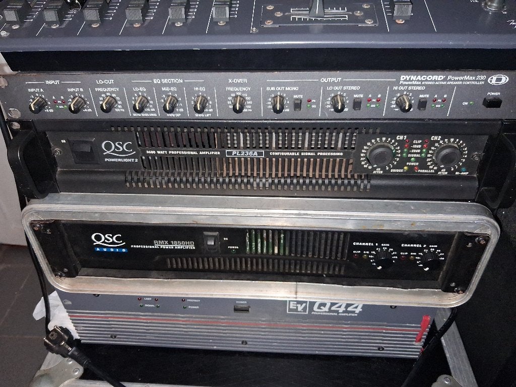 Qsc pl 236a, Enlèvement, Utilisé, 1000 watts ou plus, Sono