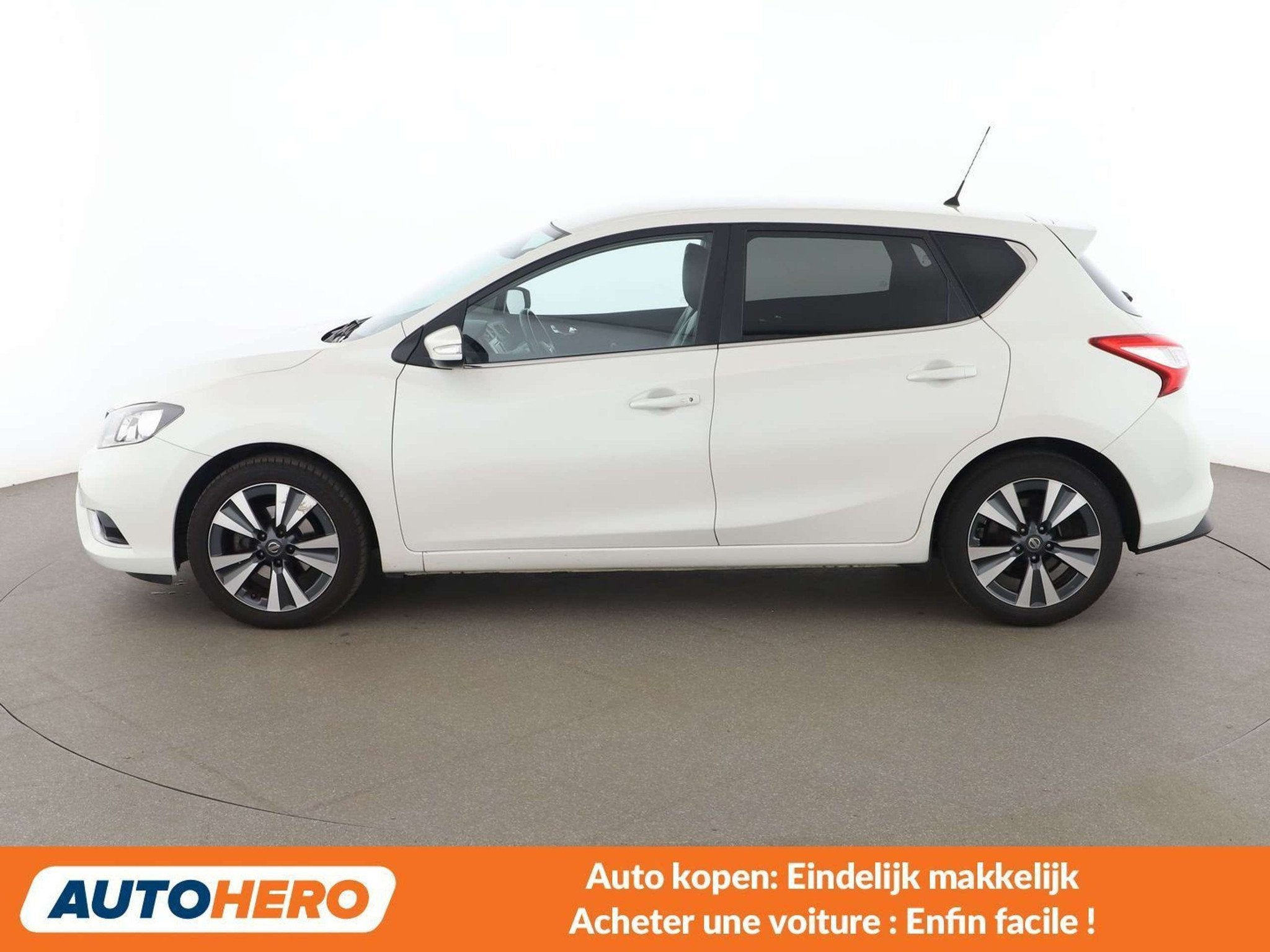 Nissan Pulsar 1.2 N-Connecta (bj 2016, automaat), Auto's, Zwart, 116 pk, Wit, Leder