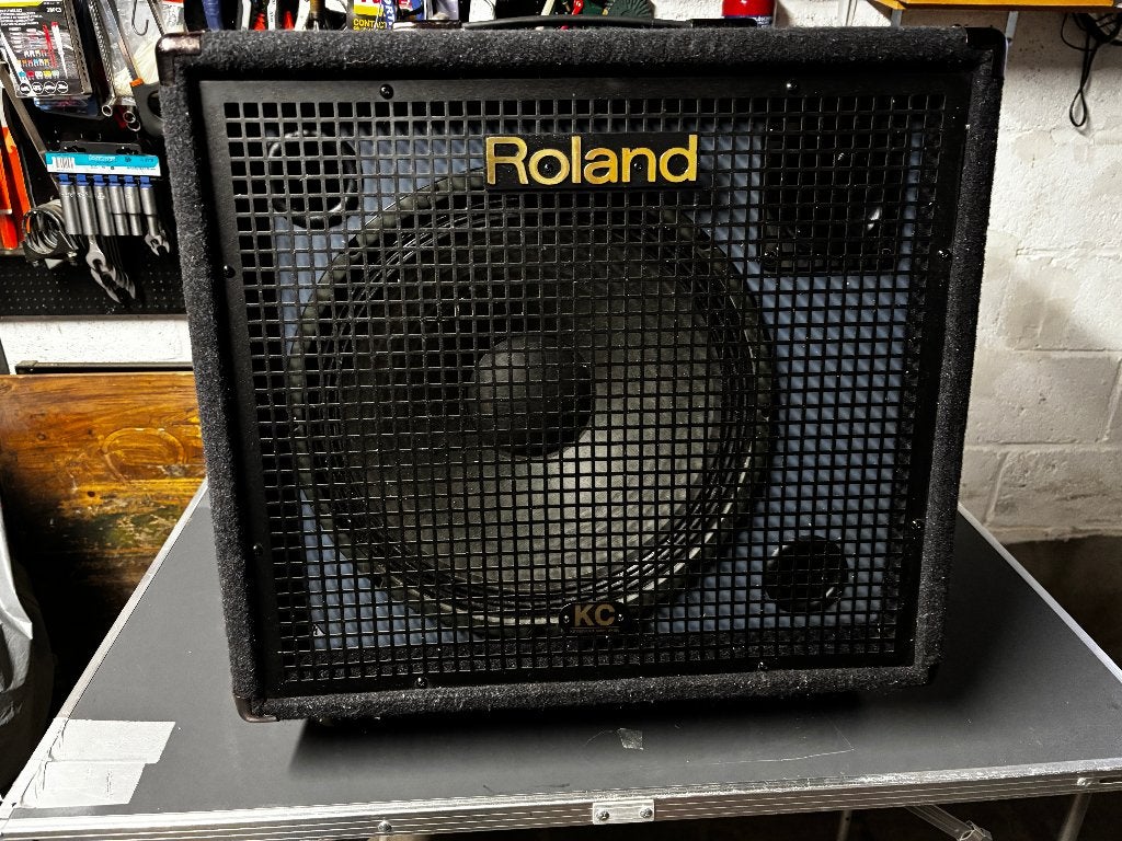 Roland KC-550 4-kanaals mixing-keyboardversterker, Muziek en Instrumenten, Ophalen, Zo goed als nieuw, Keyboard of Synthesizer