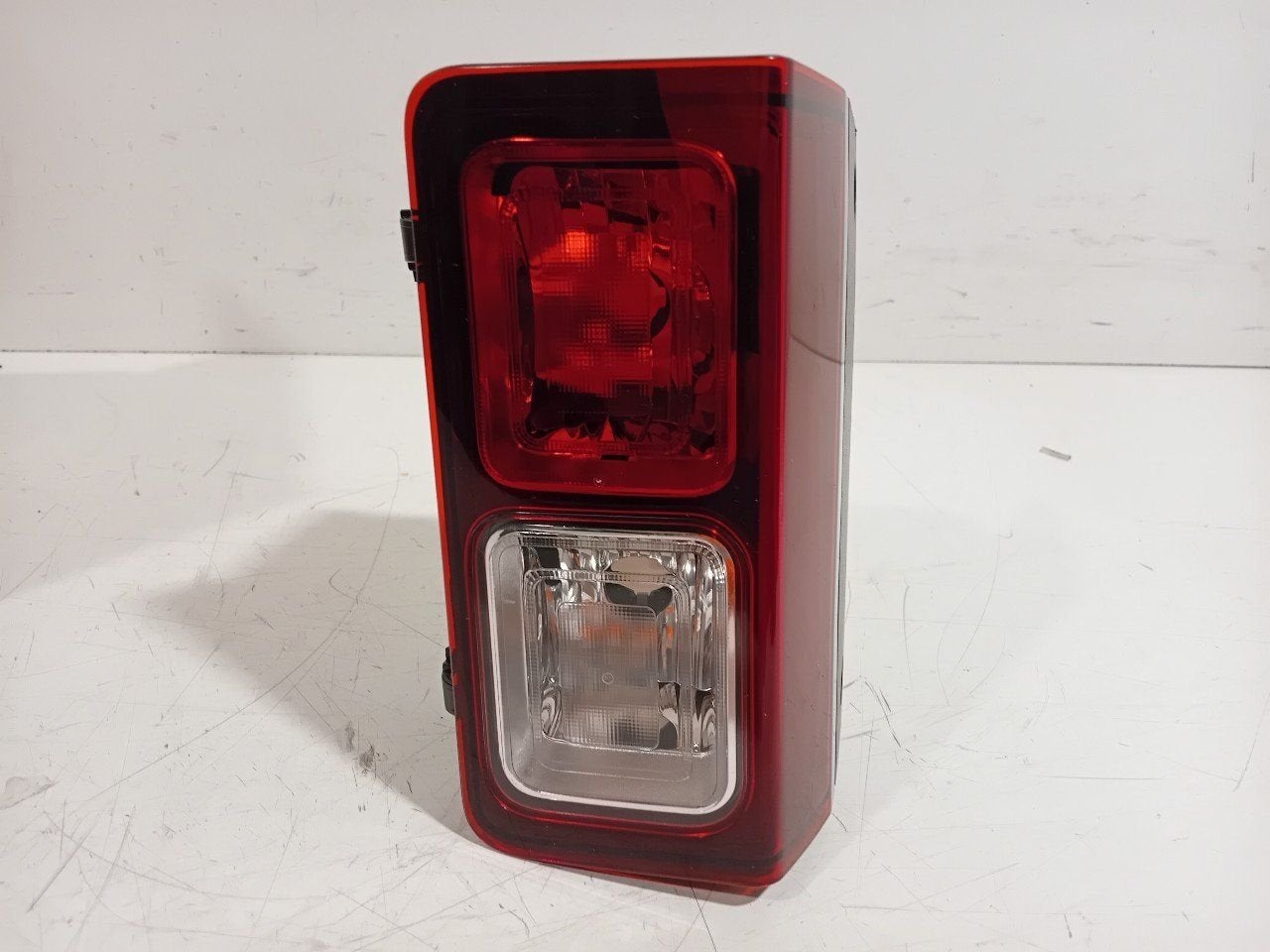 Mistlamp links Renault Trafic, Onderdelen@venauto.nl, Van der Ven Autorecycling B.V., Gebruikt, Ettenseweg 76, 4706 PB Roosendaal, The Netherlands