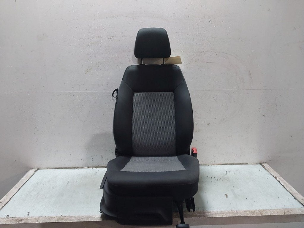 STOEL RECHTS VOOR Volkswagen Polo V (6R) (01-2009/05-2022), Auto-onderdelen, Dhr. J. Ham, Gebruikt, Volkswagen, Administratie@autoham.nl