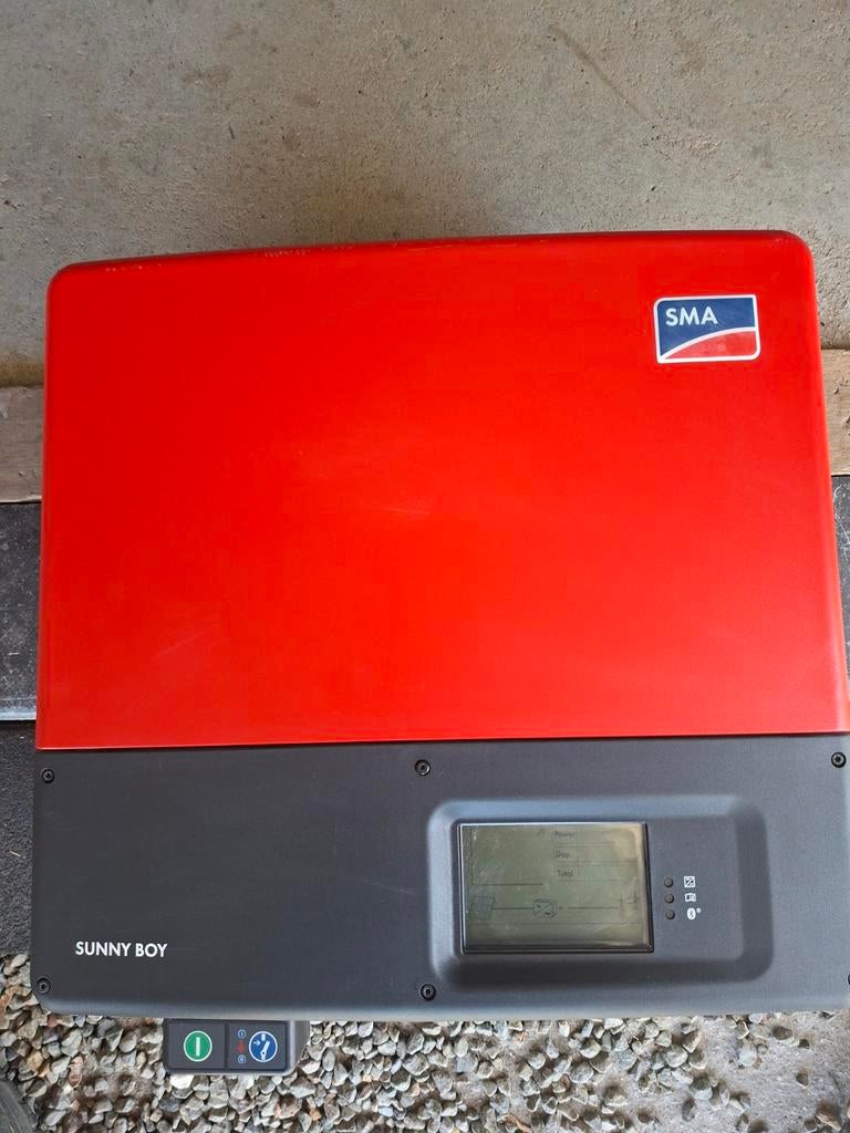 2 onduleurs qui fonctionnent bien + faisceau ensoleillé, Bricolage & Construction, Panneaux solaires & Accessoires, Enlèvement