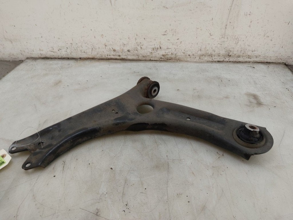 BRAS DE SUSPENSION AVANT DROIT (TRIANGLE) Skoda Yeti (5LAC), Utilisé, Info@skoda-auto.de, Skoda, Max-Planck-Straße  3-5
64331  Weiterstadt, DE