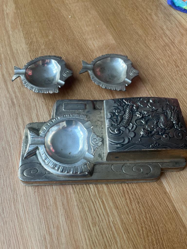 Art deco asbak, Enlèvement