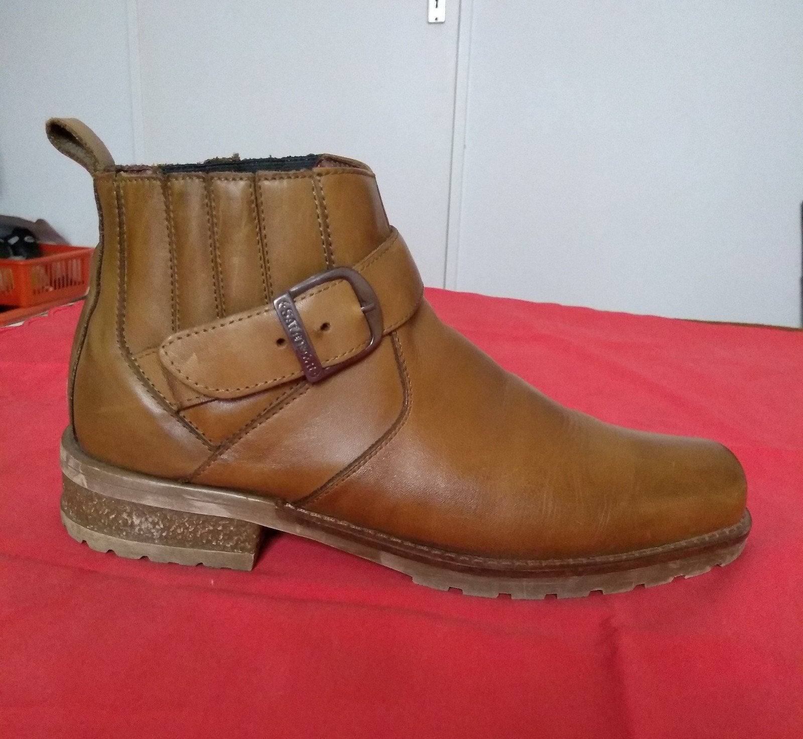 Chaussures bottines en cuir véro neuf, Bottes