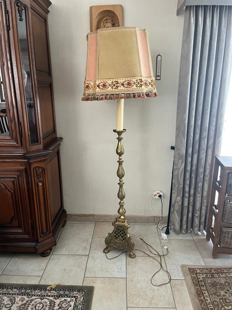 Staande lamp met koperen voet, Ophalen, Zo goed als nieuw