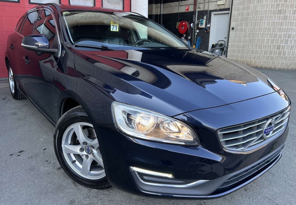 Volvo V60 2.0 D2 Dynamic Edition / EURO 6b + NAVI+ CARNET, Auto's, Gebruikt, 4 cilinders, 1969 cc, Blauw