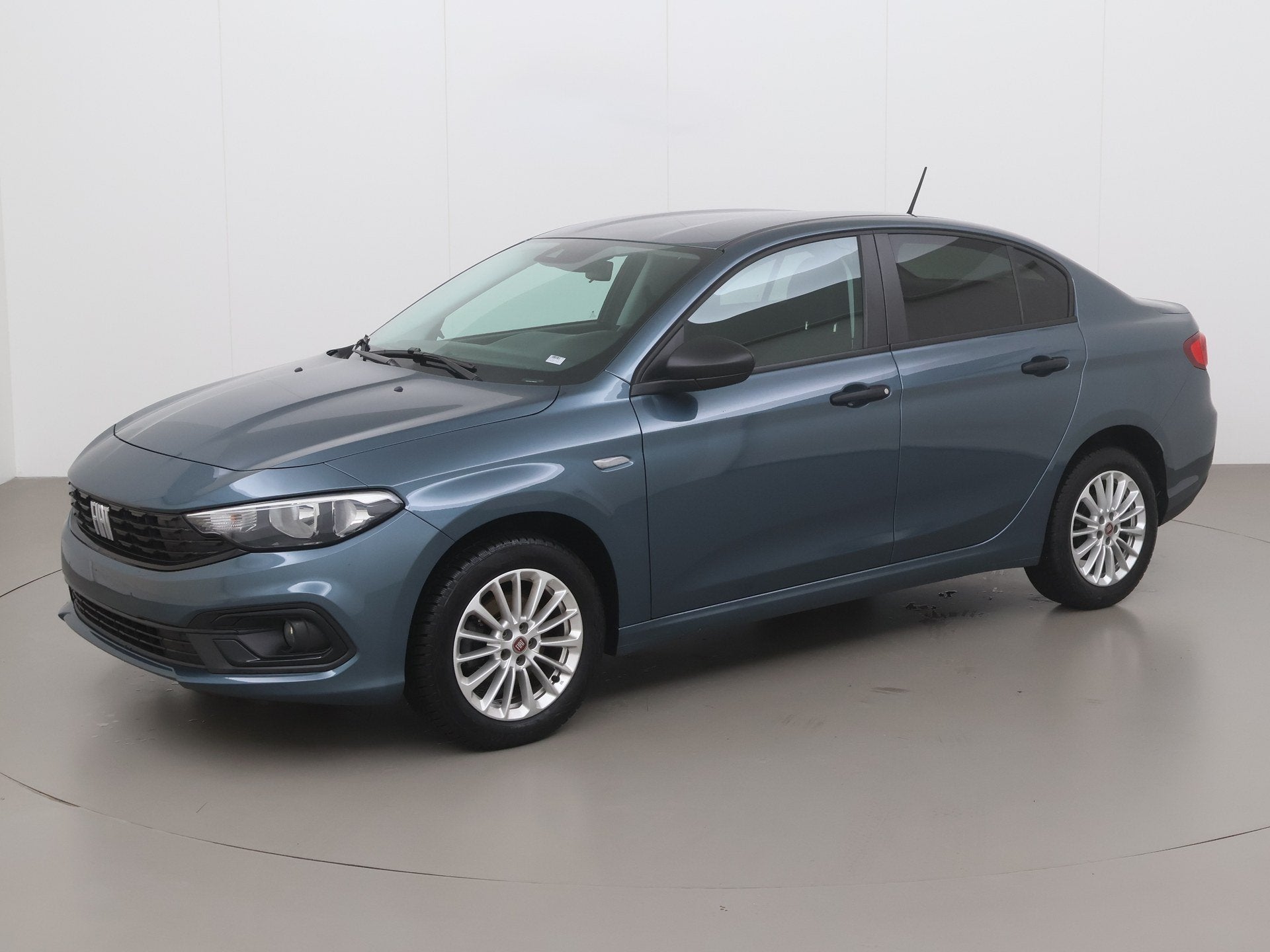 Fiat Tipo Sedan t firefly 101, 121 g/km, Achat, 4 portes, Entreprise