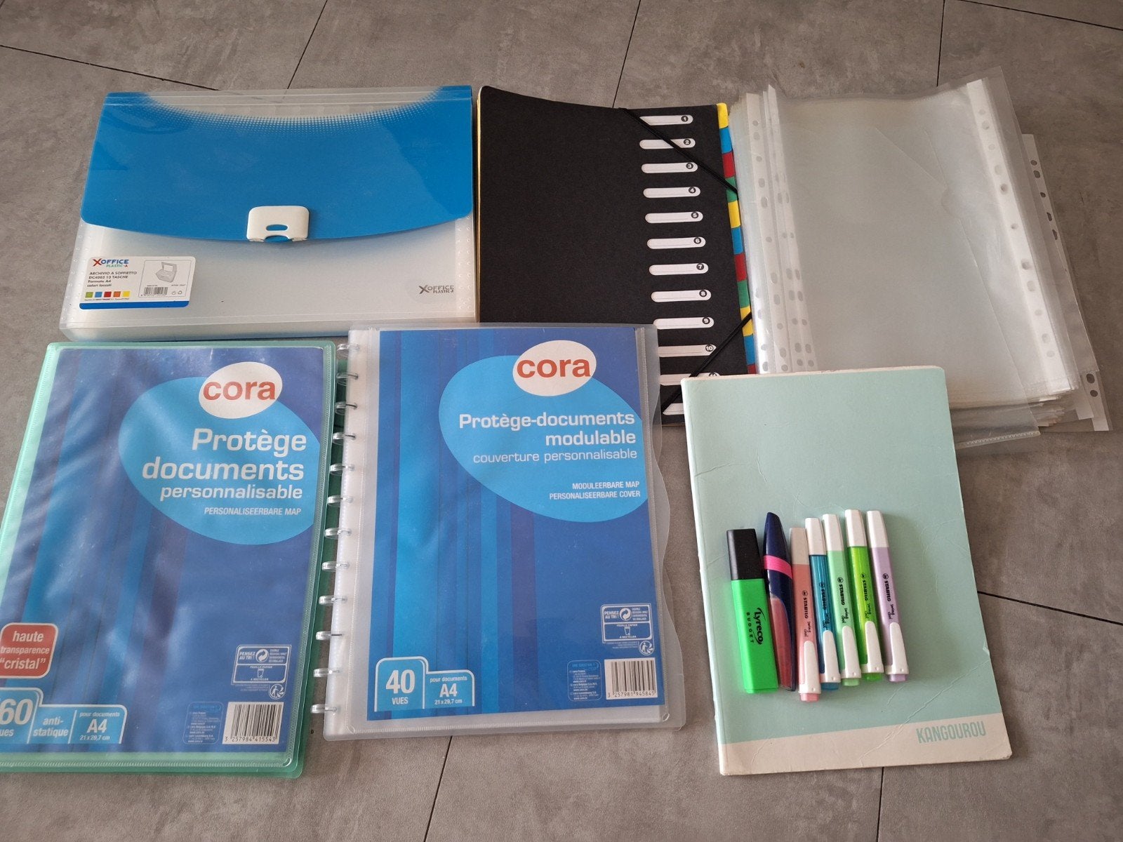 matériel scolaire ( farde/ porte documents), Enlèvement