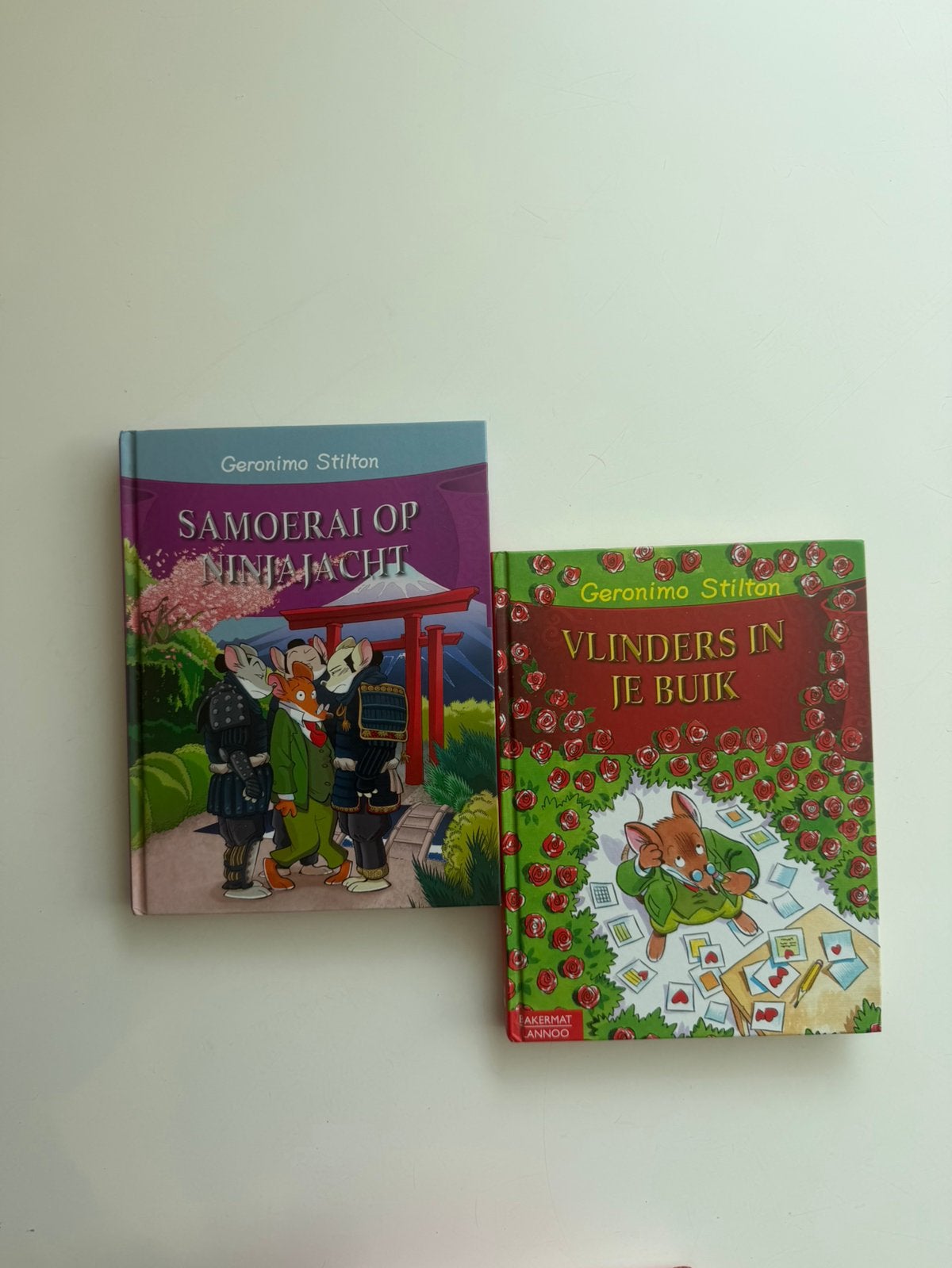 2x Geronimo Stilton – Japan & Vlinders, Boeken, Ophalen of Verzenden, Zo goed als nieuw, Fictie