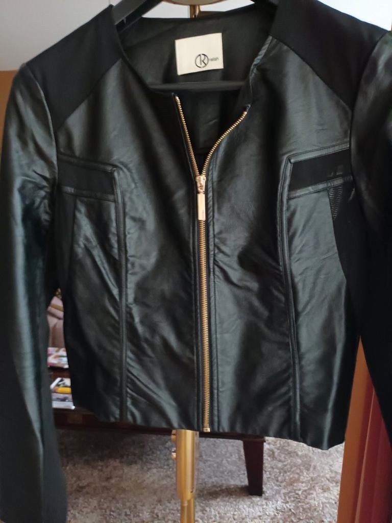 Nieuw lederlook jasje "RELISH "  e, Kleding | Dames, Jassen | Zomer, Maat 42/44 (L), Zwart, Ophalen of Verzenden