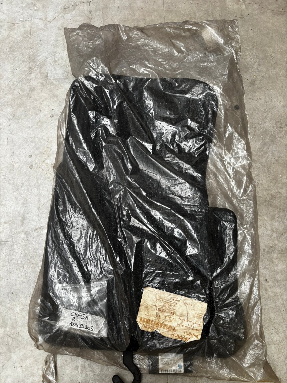 tapis de sol d'origine Opel Omega B, neuf dans son emballage, Enlèvement, Comme neuf
