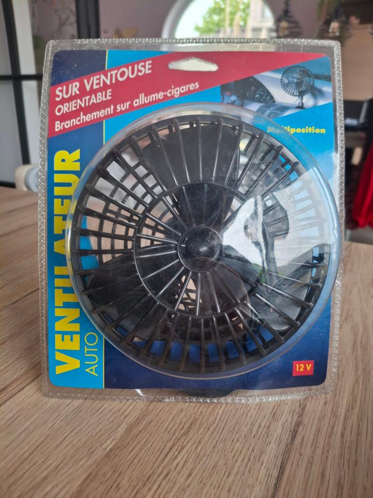 Nouveau ventilateur de voiture avec connexion à ventouse via, Enlèvement ou Envoi, Neuf