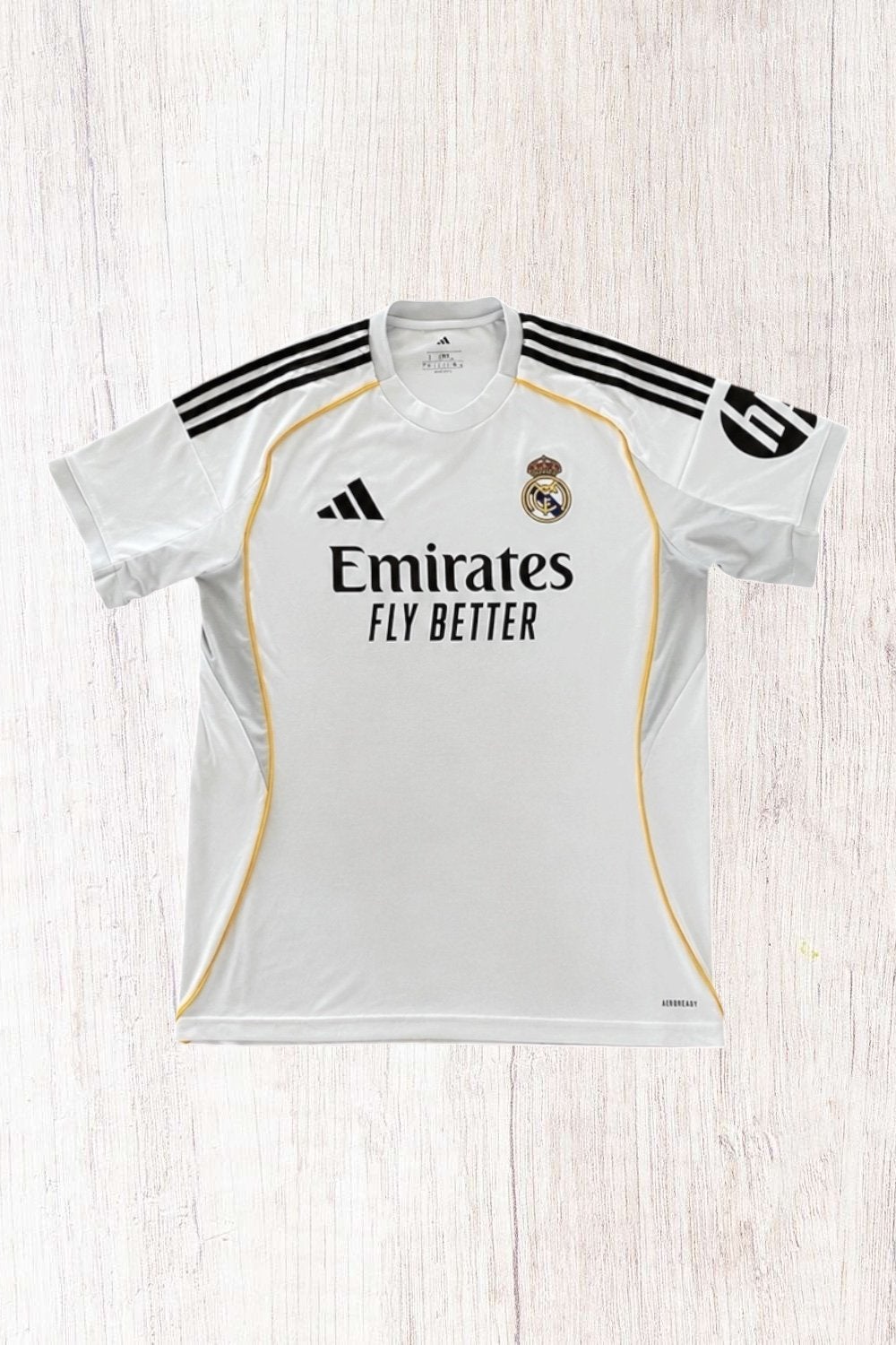 Authentiek Real Madrid Thuisshirt 2025/26 maat L, Sport en Fitness, Voetbal, Maat L, Ophalen of Verzenden, Zo goed als nieuw, Shirt