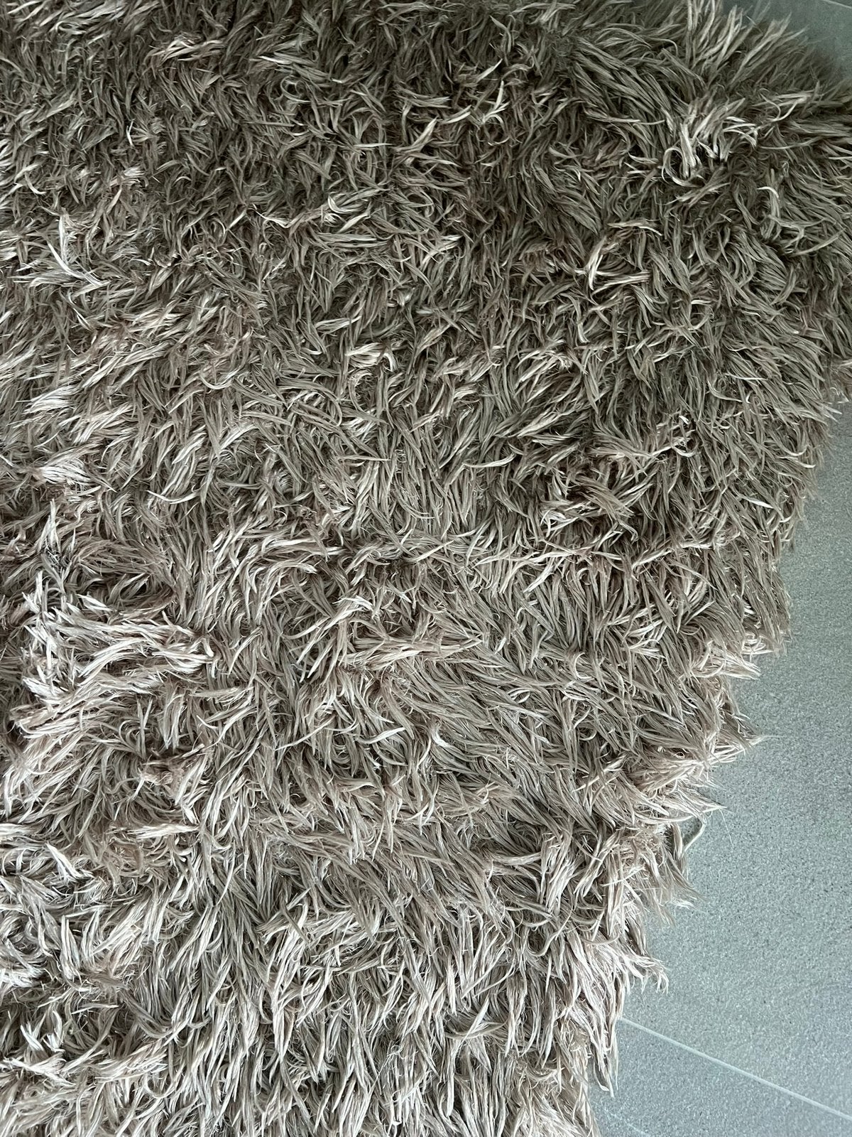 Natuzzi hoogpolig beige tapijt 240x170cm - perfecte staat, Gebruikt, Beige, Ophalen of Verzenden, 200 cm of meer