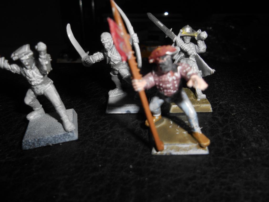 Warhammer lot de 4 figurines en plastique, Enlèvement ou Envoi