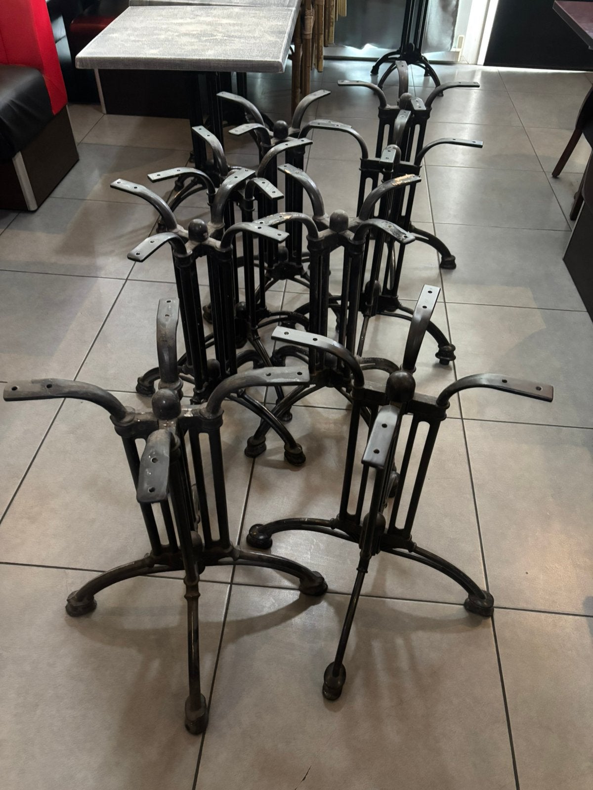 Horeca tafel poten/ tafelonderstel, Ophalen