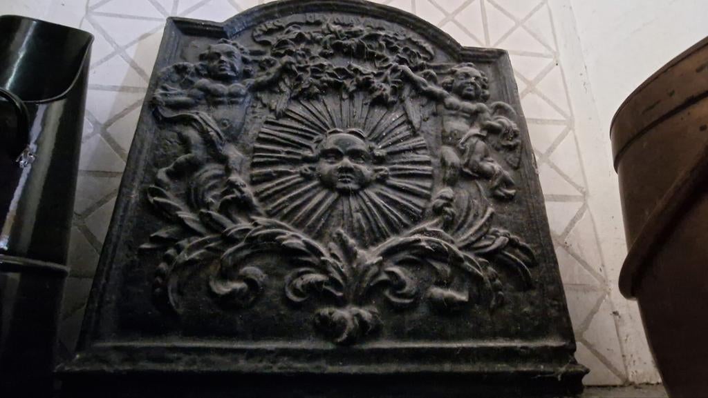 Ancienne plaque de cheminée en fonte, Maison & Meubles, Enlèvement