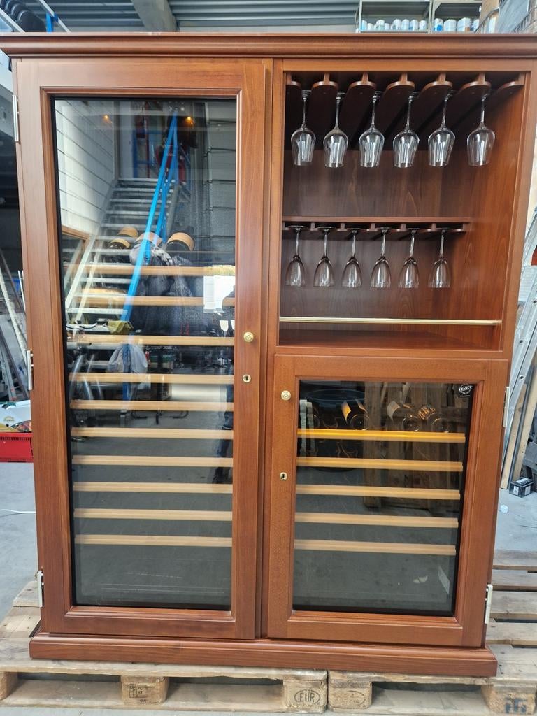 EuroCave wijnkast (nieuwprijs  €10.000) – luxe meubel, Antiek en Kunst, Antiek | Meubels | Kasten, Ophalen