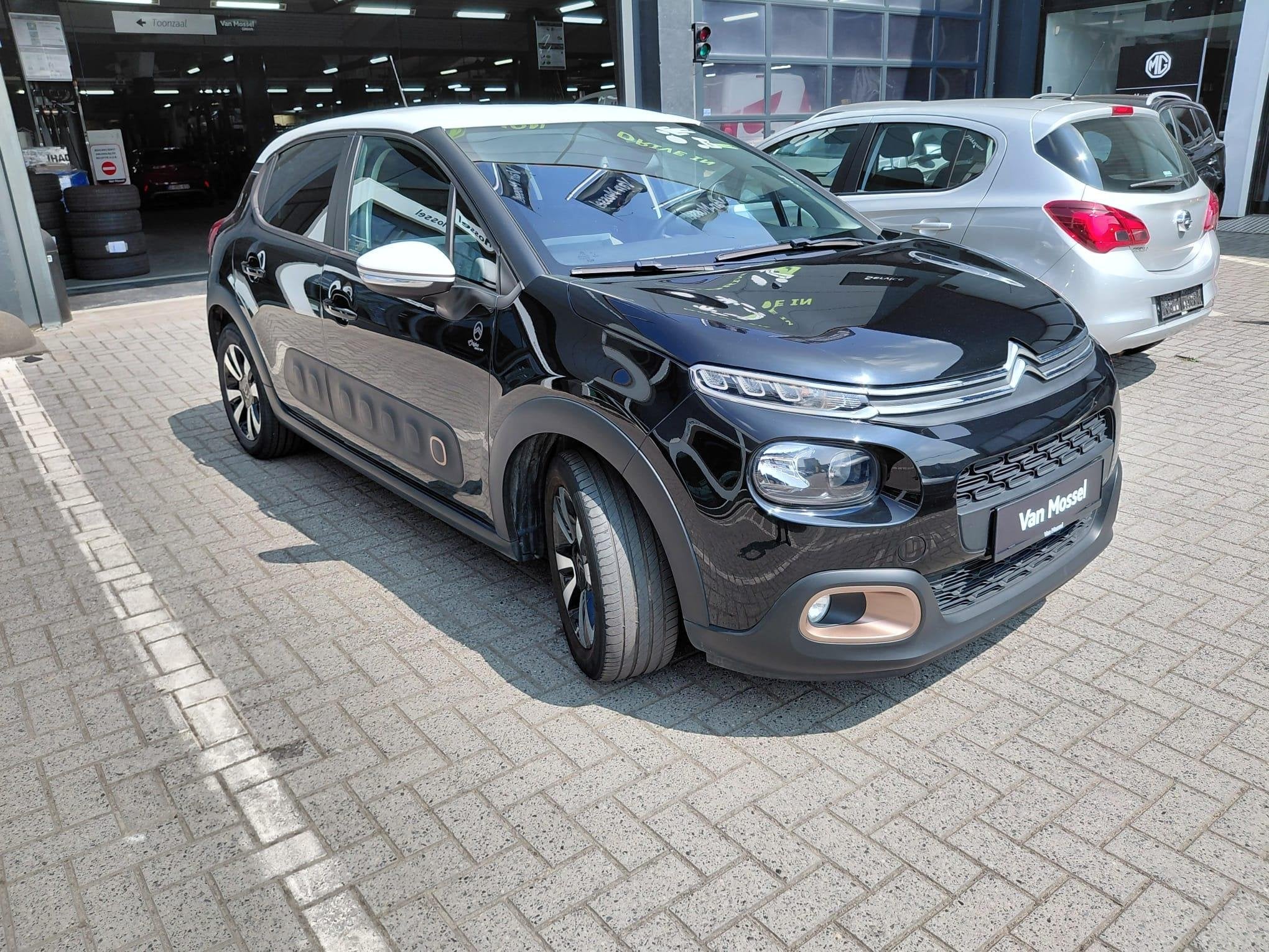 Citroën C3 1.2 PureTech 82 S&S MAN Live, Auto's, Voorwielaandrijving, Gebruikt, Traction-control, Zwart