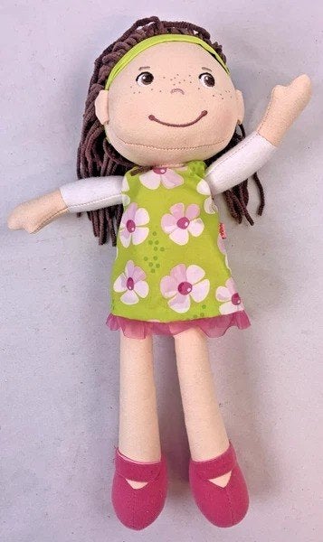 HABA Lappenpop Coco 30cm Stoffen pop met groene jurk knuffel, Overige typen, Zo goed als nieuw, Middelgroot (20 tot 80 cm), Bruin