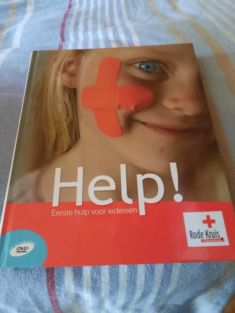 nieuw boek "eerste hulp" info door het rode kruis,  2 boeken, Boeken, Ophalen of Verzenden, Nieuw