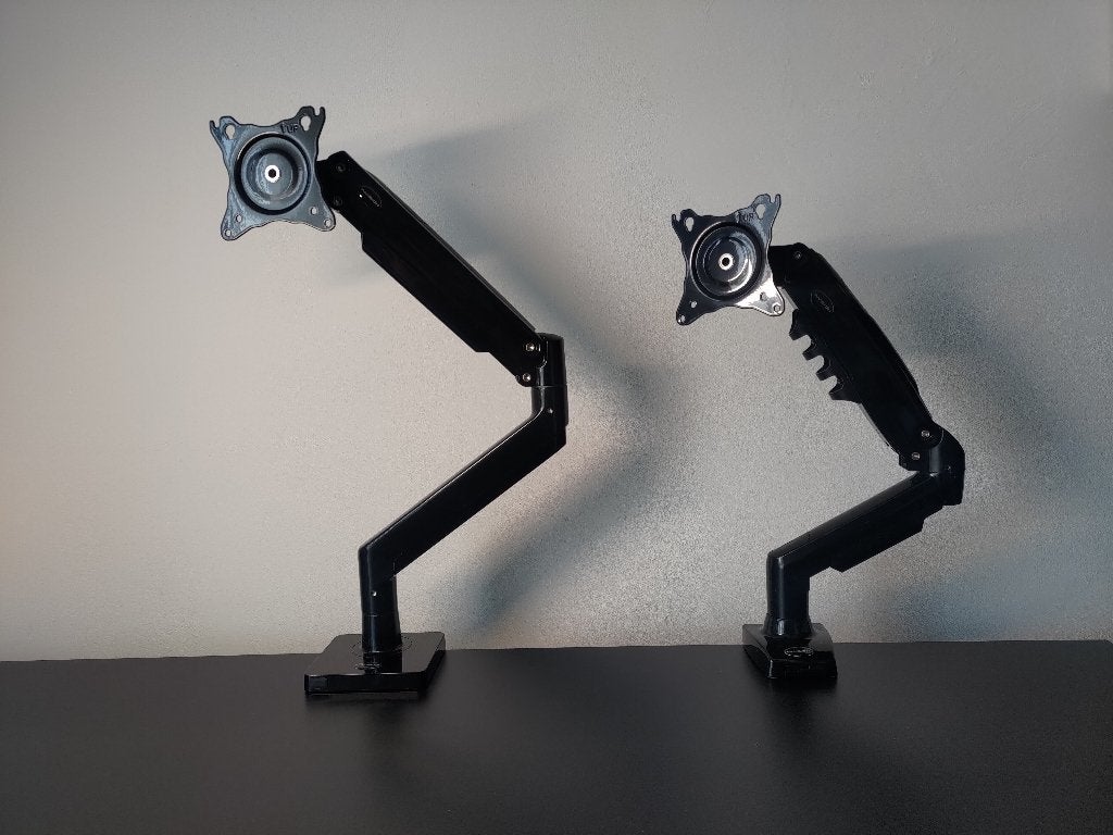 LOT 2x PC Monitor Arms Invision van 19" tot 49", Computers en Software, Van 19" tot 49", Ophalen, Zo goed als nieuw, INVISION