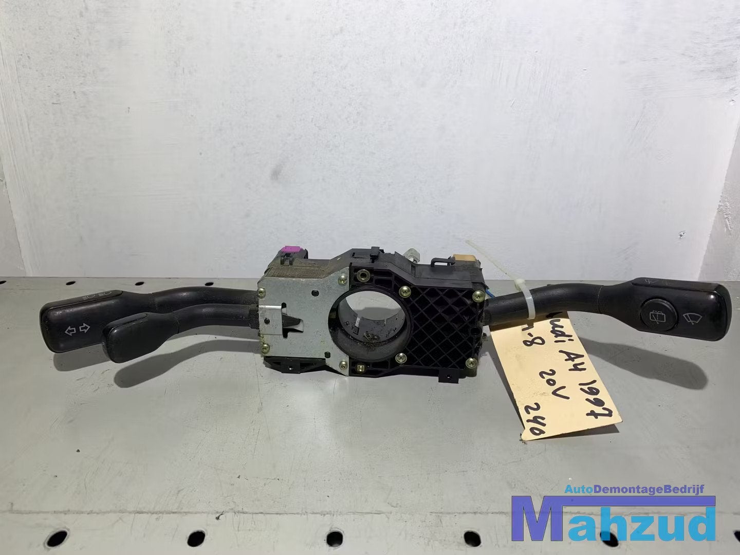 AUDI A4 B5 AVANT Stuurkolom schakelaar 4D0953513, Gebruikt, AUDI AG, Auto-Union-Strasse 1
85045  Ingolstadt, DE, Audi