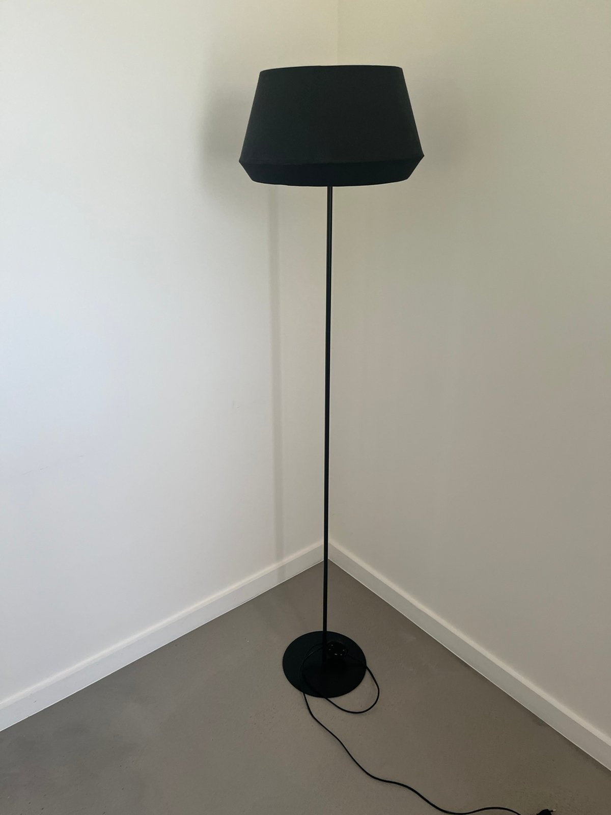 Stijlvolle Staande Lamp, Ophalen, E27 (groot), Zo goed als nieuw, Metaal