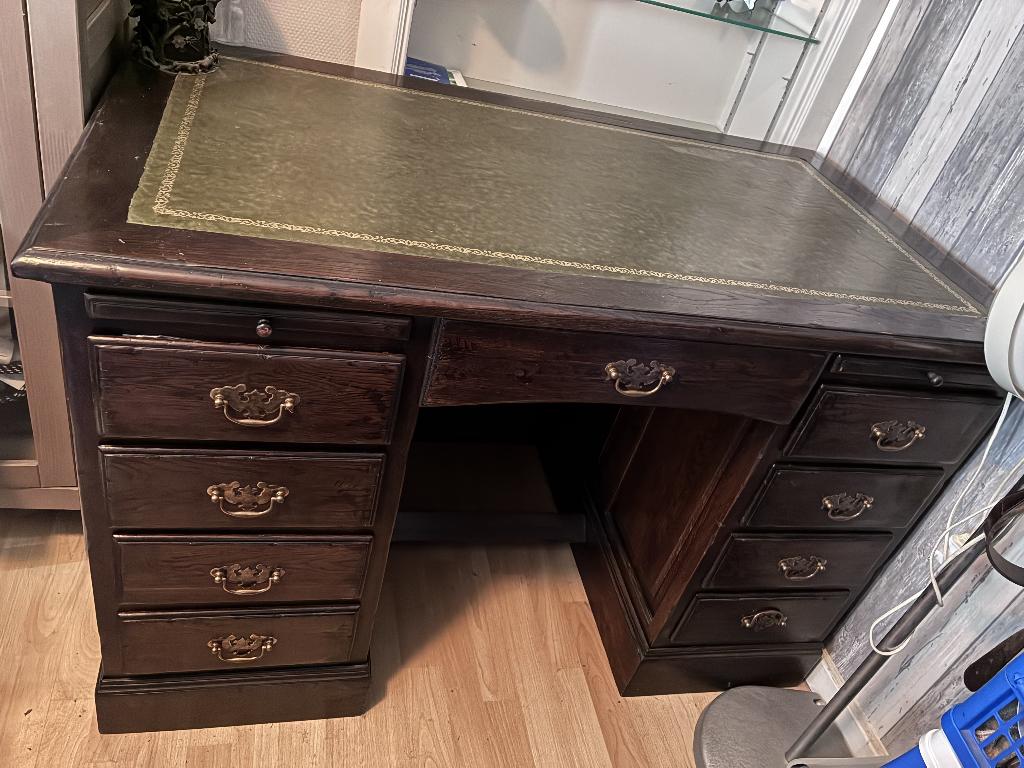 Magnifieke Victoriaans bureau met stoel., Antiek en Kunst, Antiek | Meubels | Tafels, Ophalen