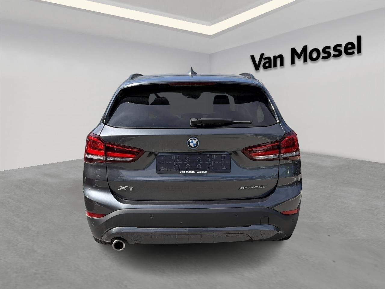 BMW X1 xDrive25e (162 kW), Auto's, BMW, Stof, Gebruikt, Automatische klimaatregeling, 1820 kg