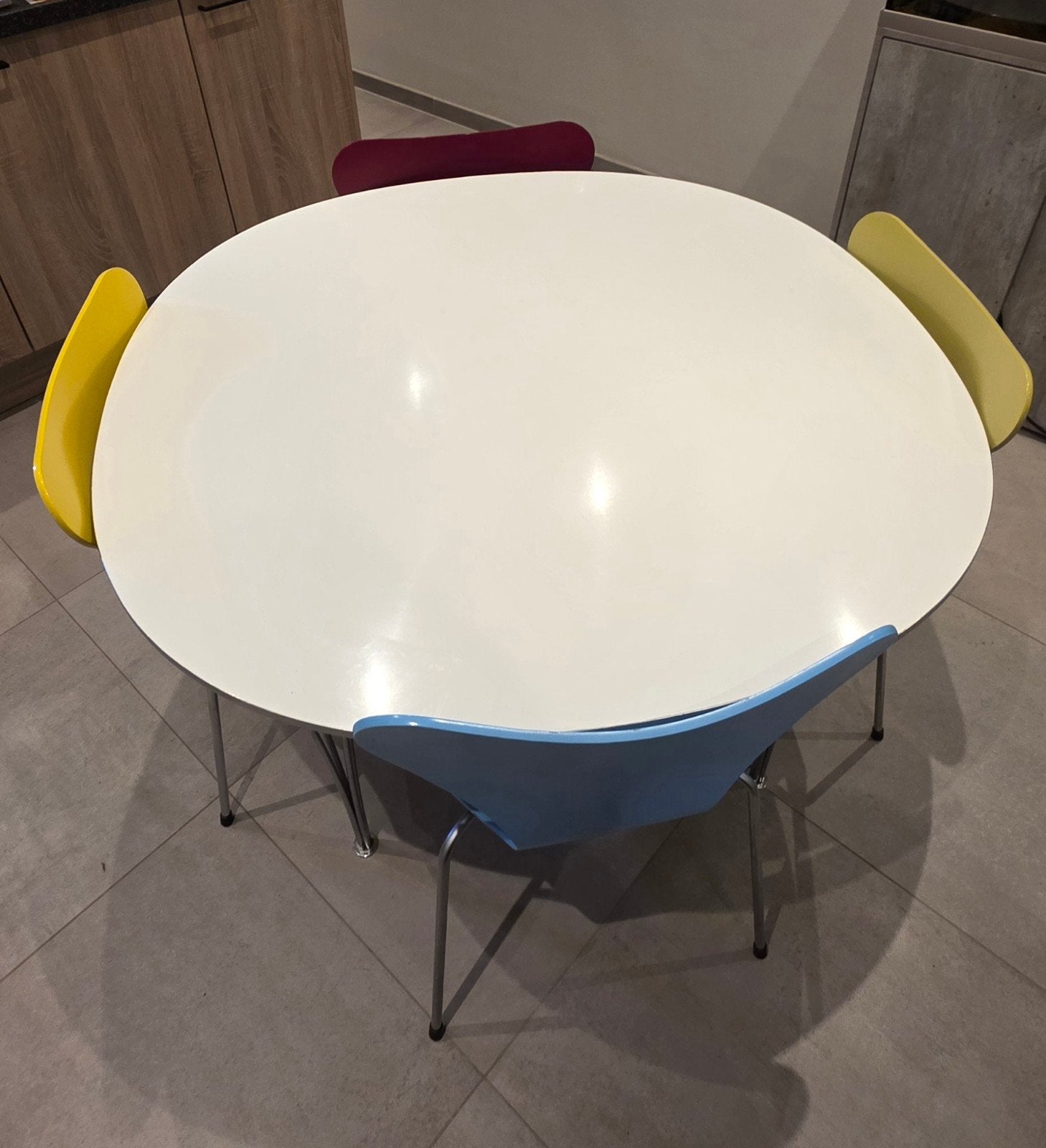 Table de salle à manger Super-Ellipse de Fritz Hansen avec 4, Quatre personnes, 150 à 200 cm, Enlèvement, Utilisé