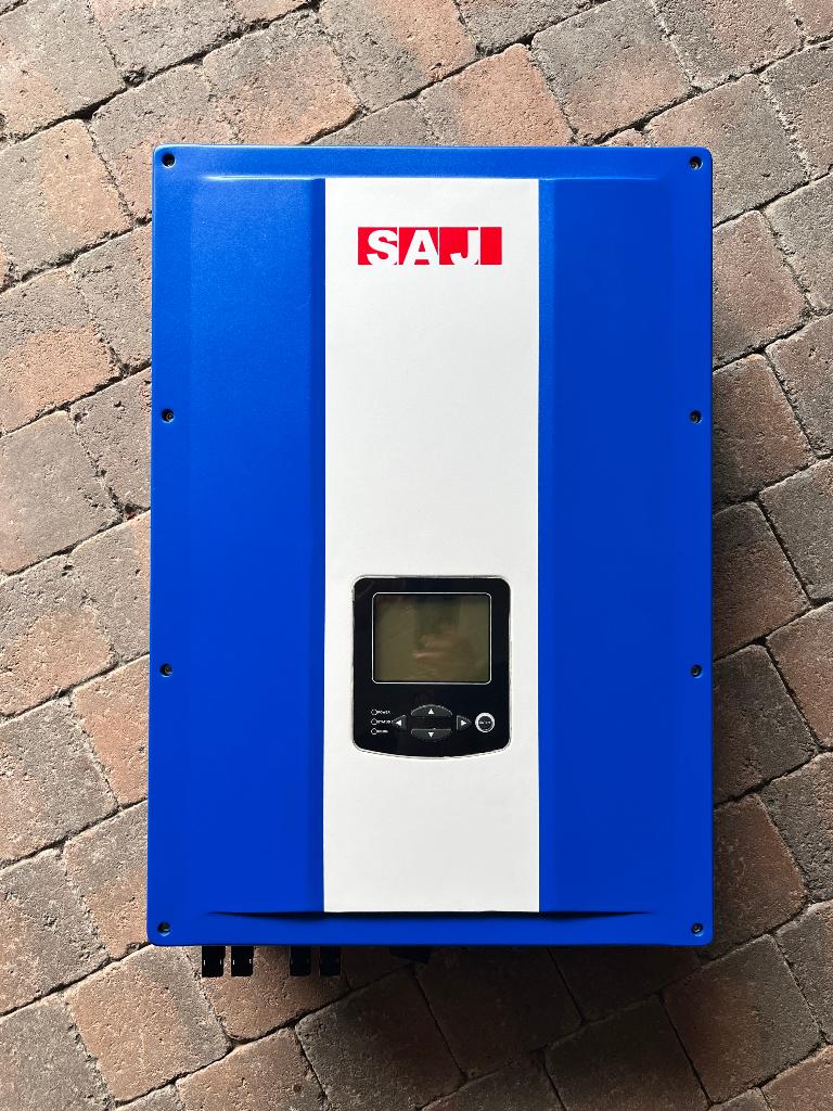 Krachtige omvormer zonnepanelen in uitstekende staat!, Ophalen, Zo goed als nieuw, 200 wattpiek of meer