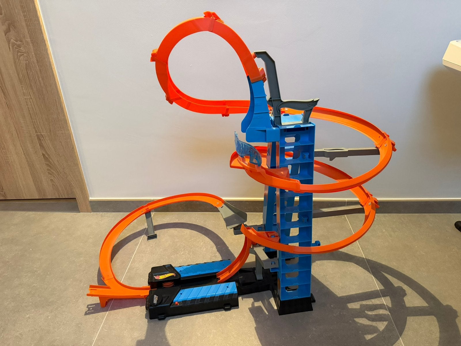 Hot Wheels Altitude Sky Crash Circuit met batterijen, Ophalen, Zo goed als nieuw, Racebaan, Hot Wheels