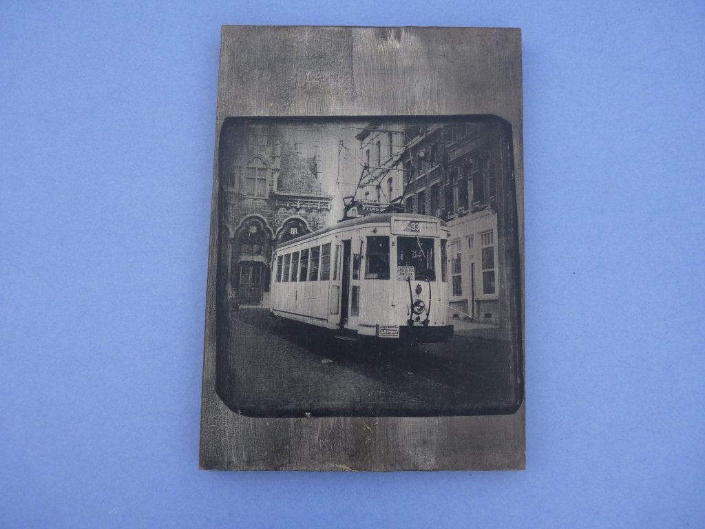 Photo gravure TRAM SNCV sur bois - Vintage, Collections, Trains & Trams, Enlèvement ou Envoi, Utilisé, Tram, Carte ou Gravure