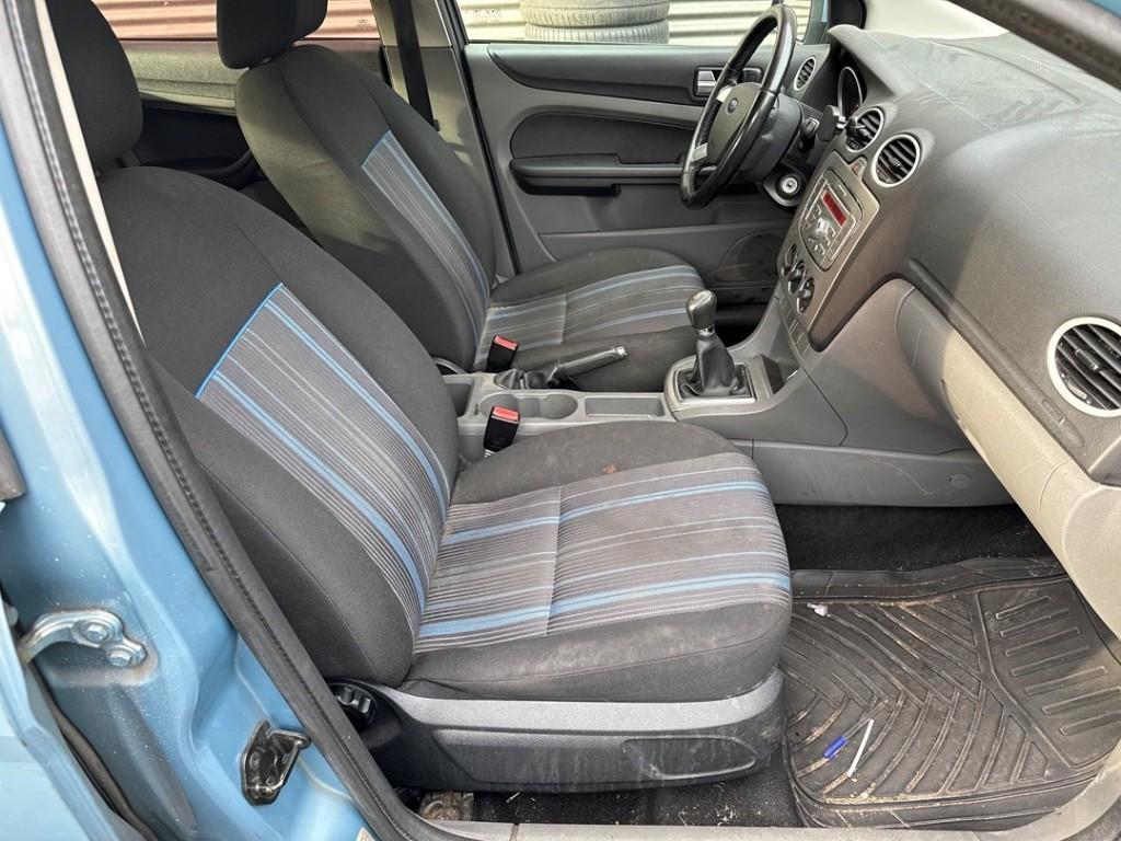 STOEL RECHTS VOOR Ford Focus 2 (01-2004/09-2012), Gebruikt, Ford