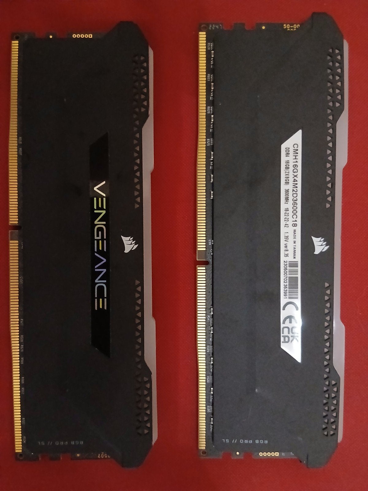 2 DDR4 Corsair ARGB Black, 8 GB, Ophalen of Verzenden, Zo goed als nieuw, 3600mhz
