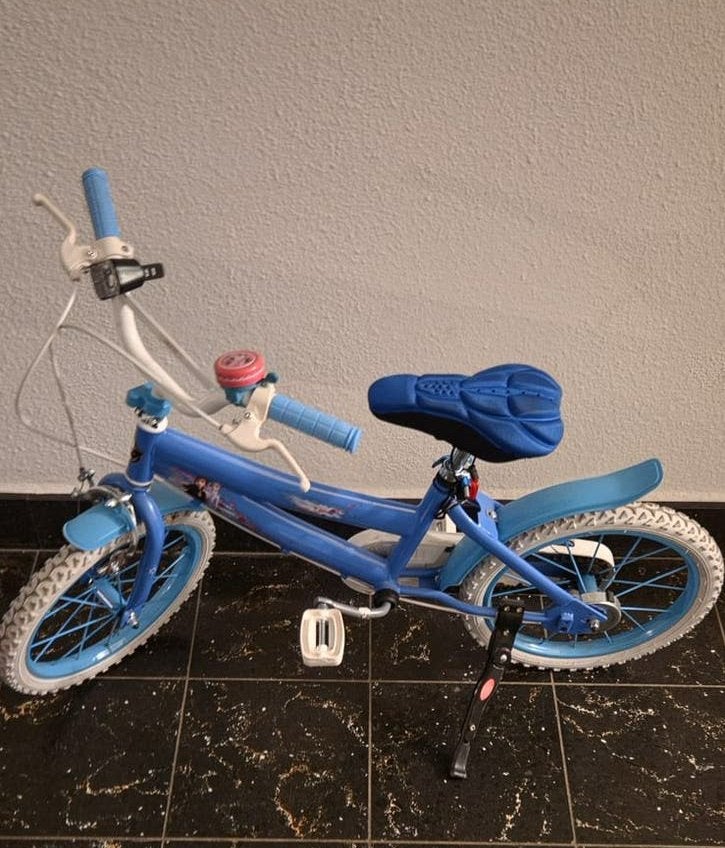 Vélo enfant La Reine des Neiges (3 à 7 ans) + petites roues, Ophalen, Zo goed als nieuw