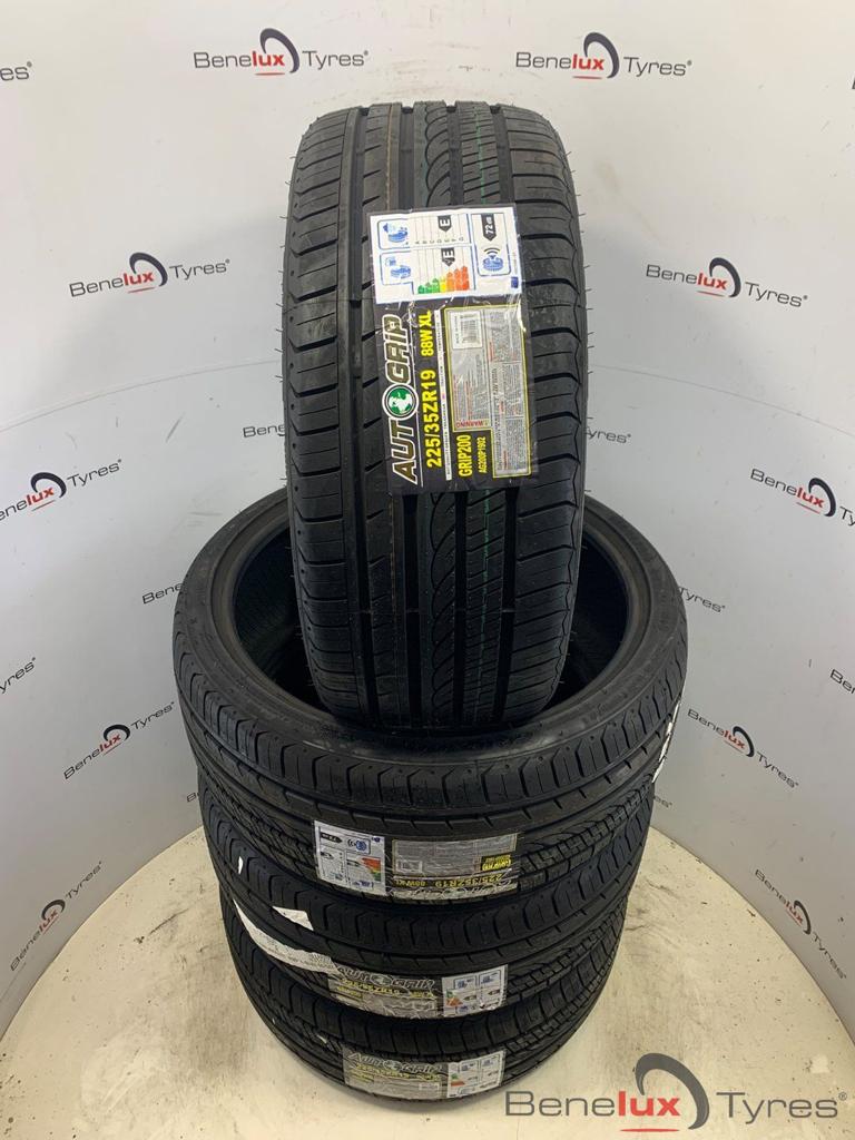NIEUW 225/35ZR19 225/35R19 225/35 ZR19 R19 225/35/19 2253519, -, -, Nieuw, Band(en)