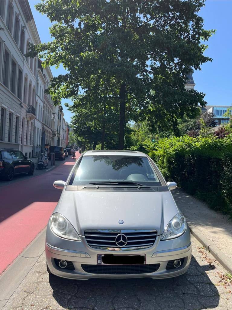 Mercedes A200, Auto's, 188 g/km, Zwart, Leder en Stof, 5 zetels