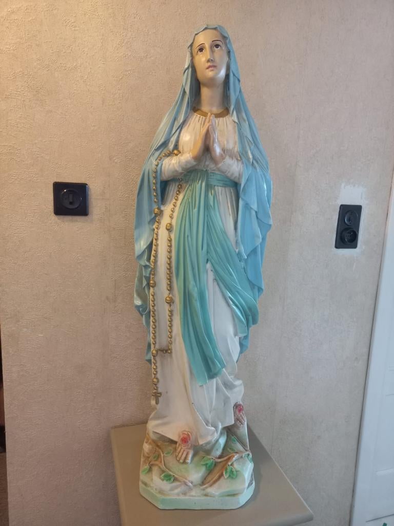 Notre-Dame de Lourdes, Enlèvement