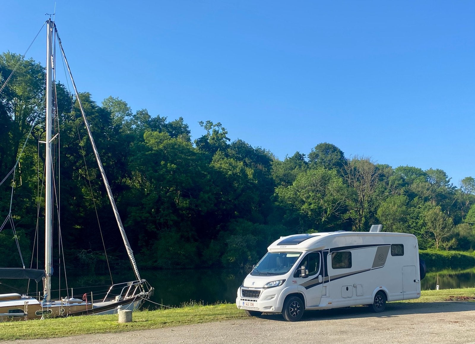 Magnifique Knaus semi-intégré, Caravanes & Camping, Camping-cars, Siège de train, 6 à 7 mètres, Boîte manuelle, Diesel