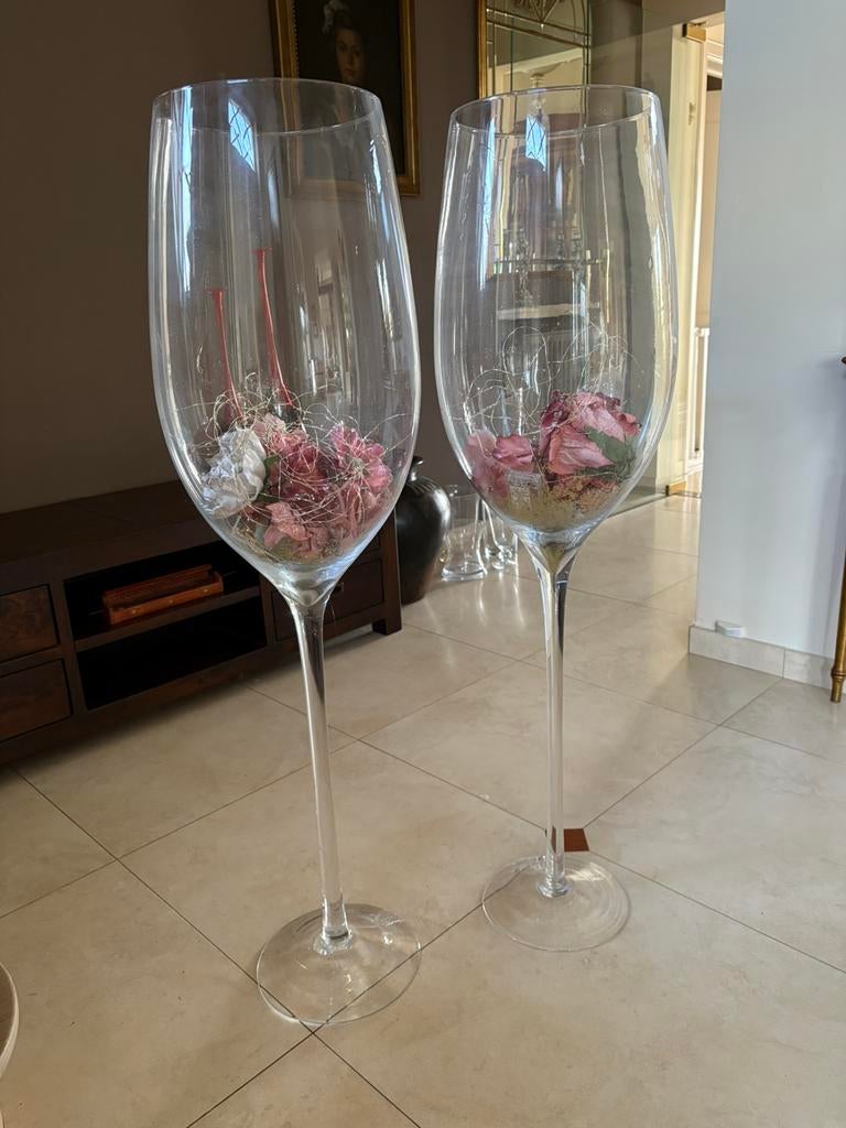 2 heel grote wijn glazen als grote vaas of decoratie, Huis en Inrichting, Ophalen, Zo goed als nieuw