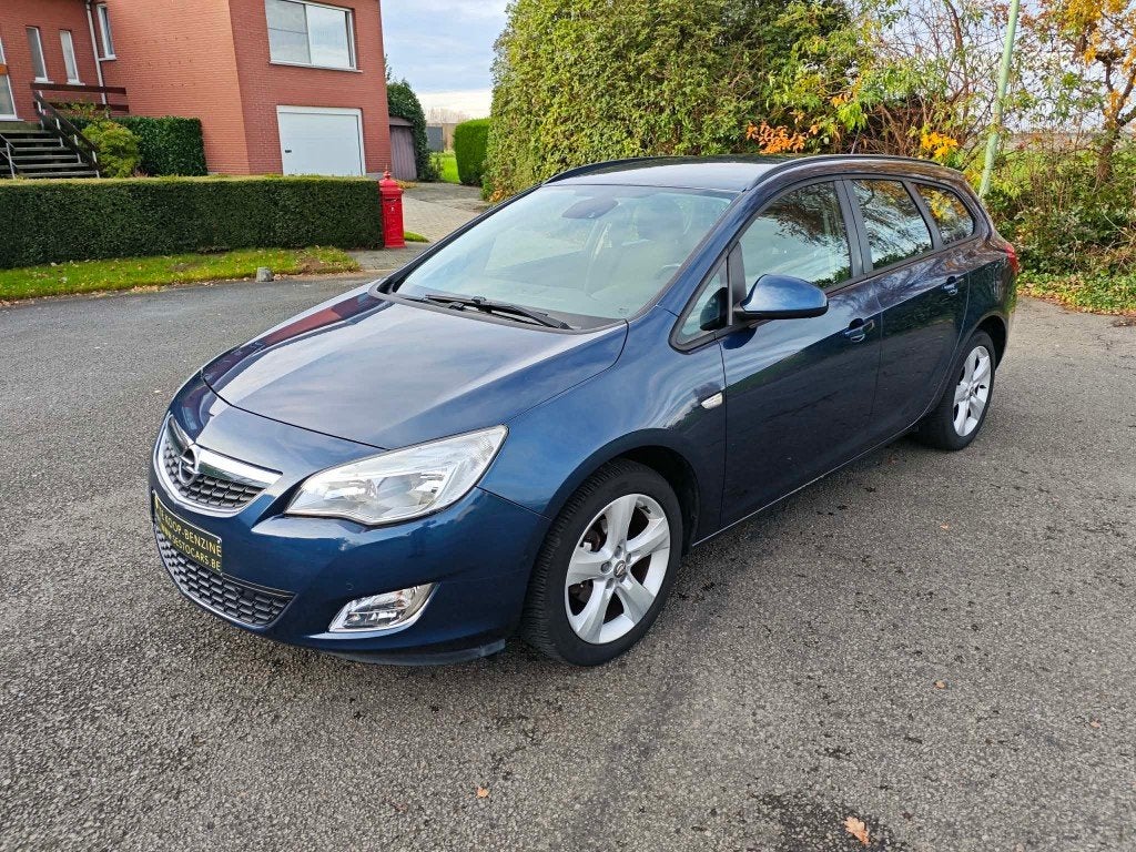 Opel Astra Astra 1.6 Caravan Selection Comfort, Auto's, Opel, Voorwielaandrijving, Stof, Zwart, 4 cilinders